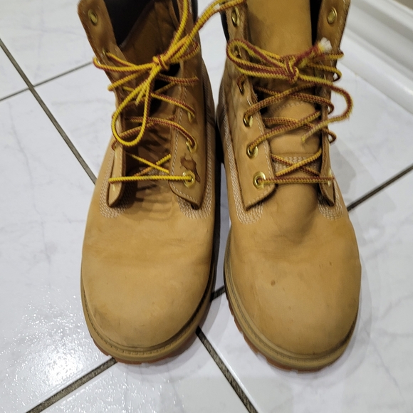 Timberland Boots - Picture 3 of 3